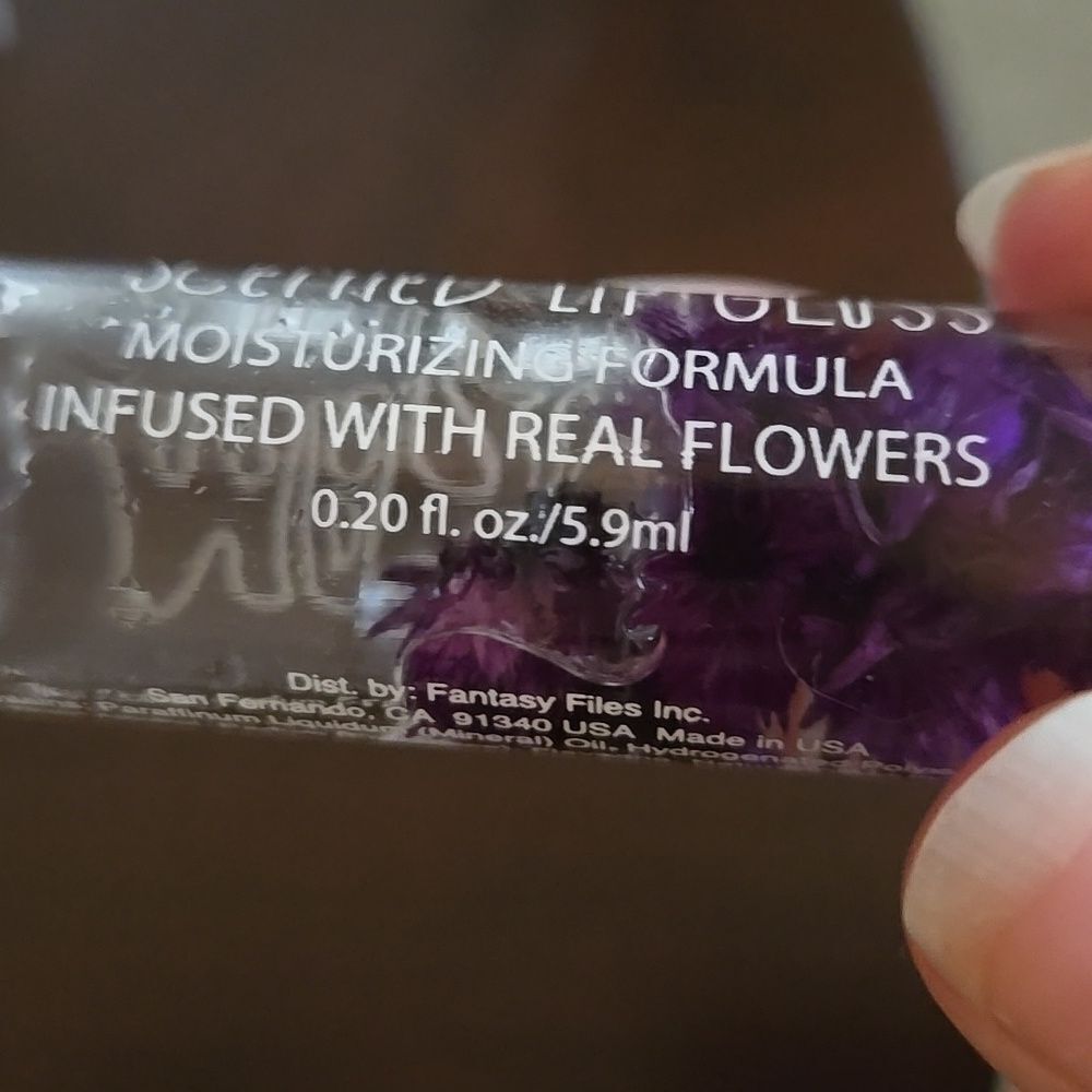 Urban Outfitters Purple Rollerball Boho Lip Mary Jane Mositure Grape Floral Glos - Picture 12 of 16